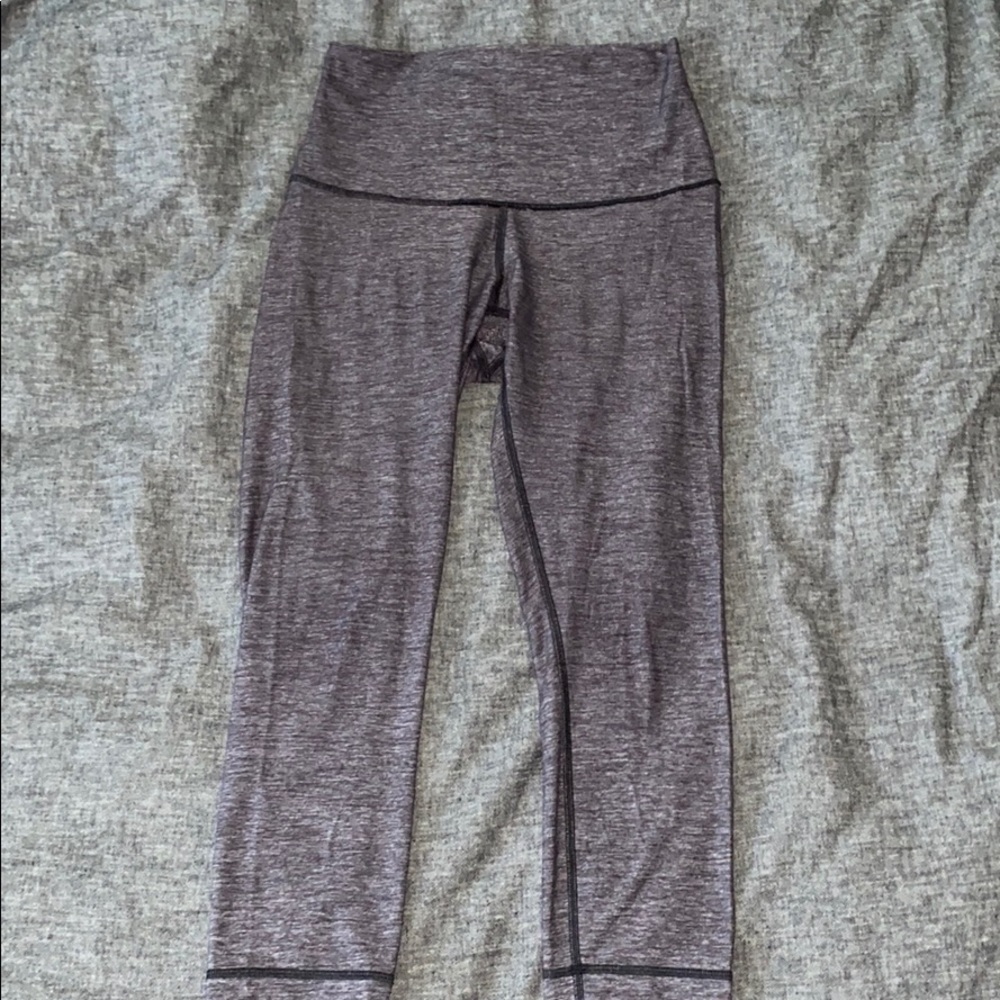 Size 4 lululemon cropped leggings